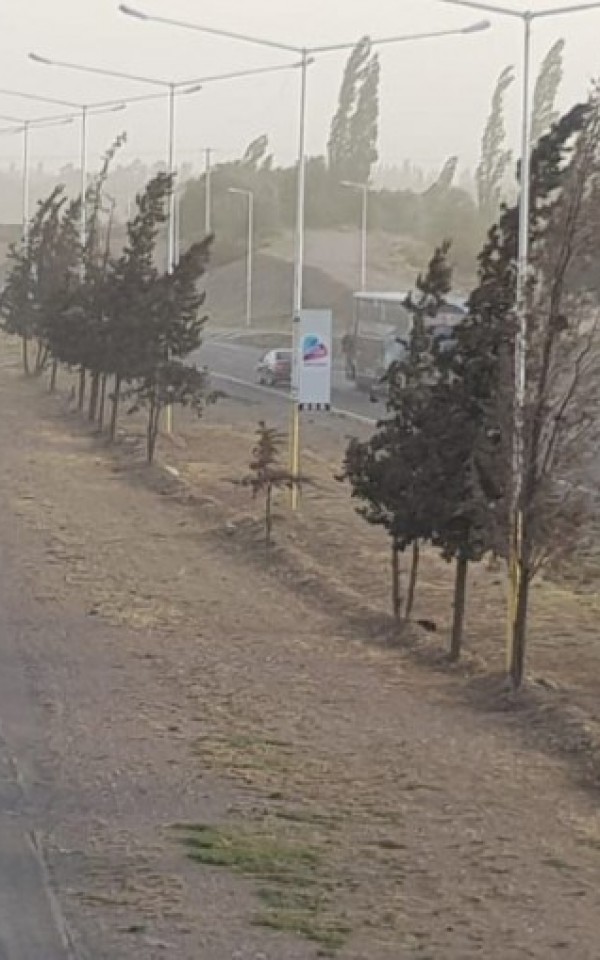 Lanzan una alerta amarilla por viento zonda: a qué departamentos afectará